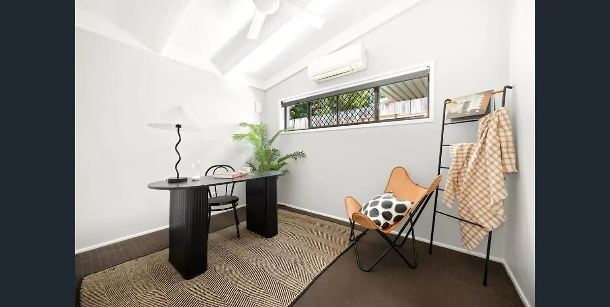 Lush Light Filled Escape With Pool Near Beach Buderim